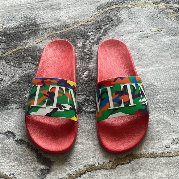 Valentino Slides - Picture 4 of 6